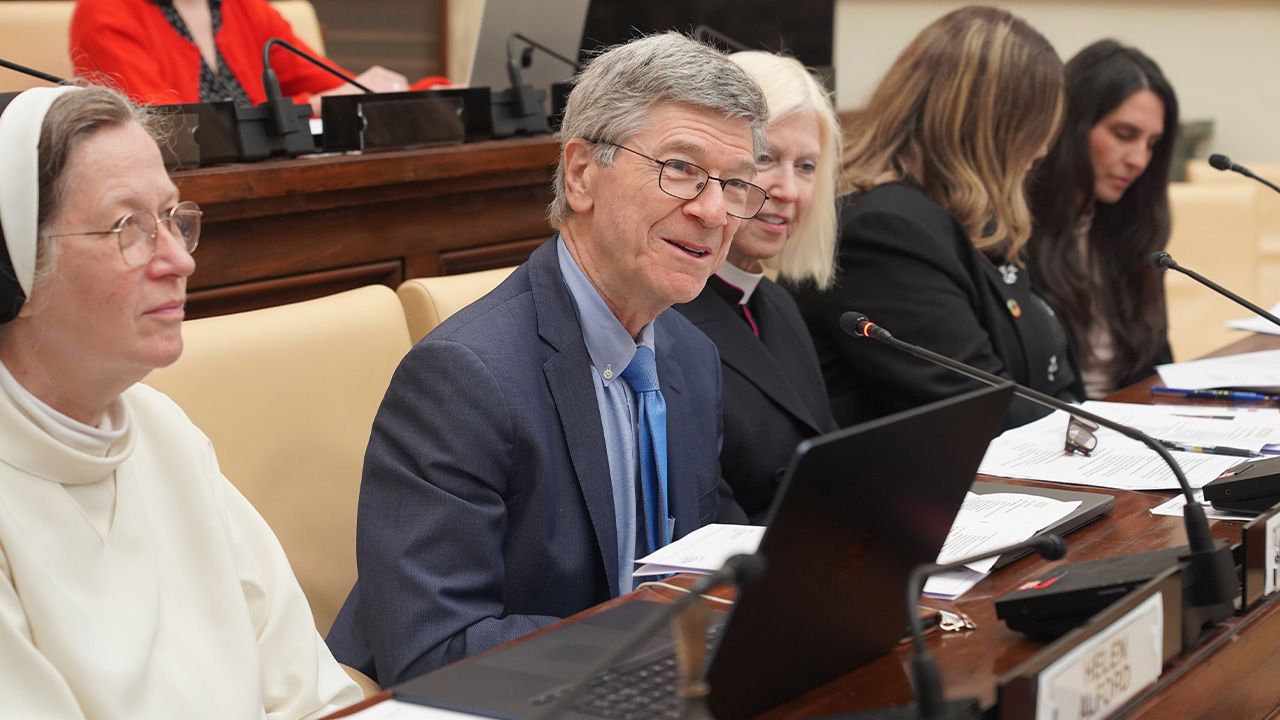 Responsabilizzare la prossima generazione: HITS al Simposio Giovanile del Vaticano