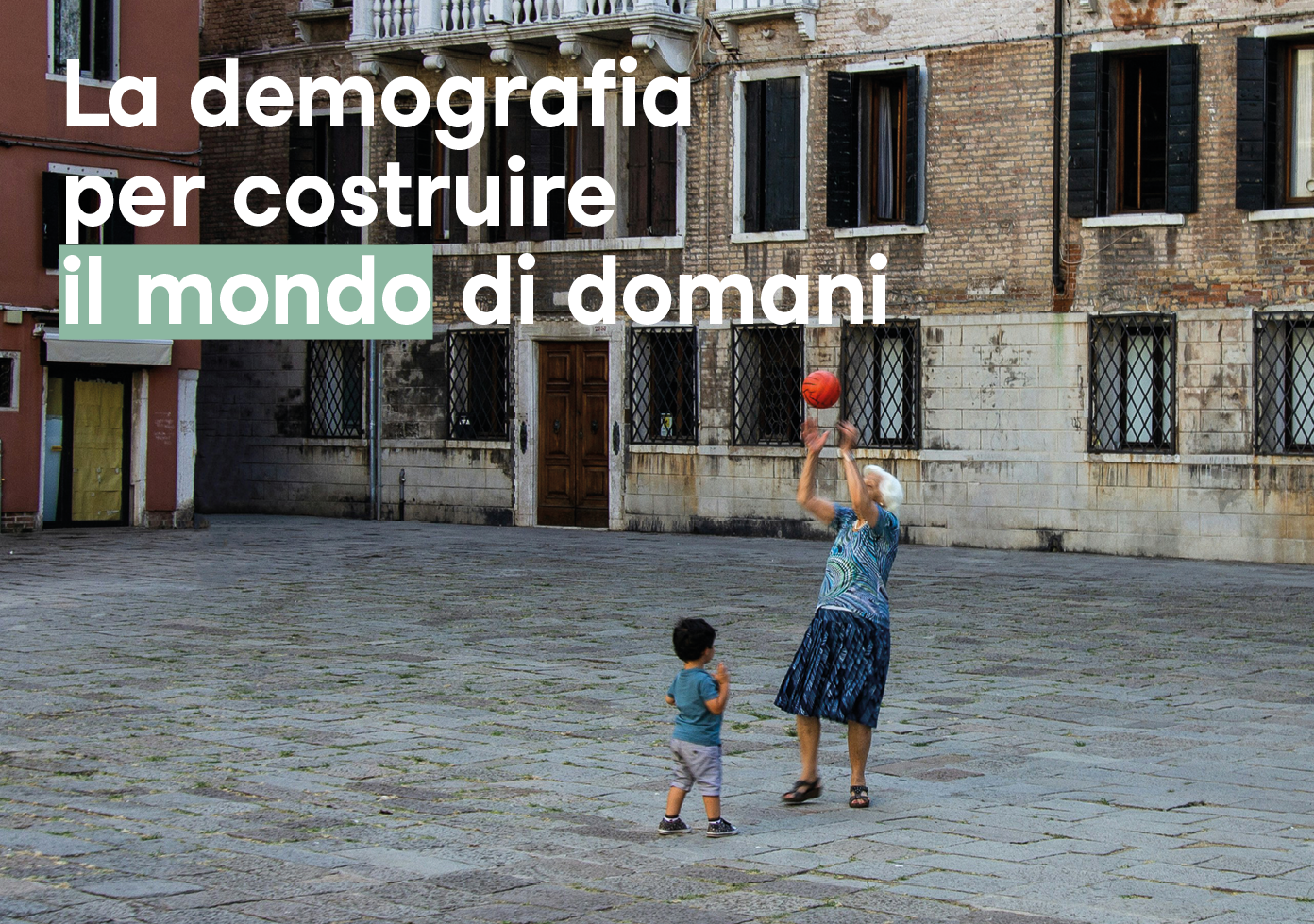 La curva demografica non è puro destino già scritto, ma viene influenzata dalle scelte economiche e politiche. Gestire l’immigrazione, investire sull’educazione dei giovani e rendere un Paese inclusivo e aperto può fare la differenza.