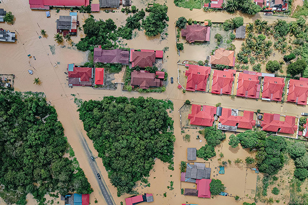 Damage analysis following natural disasters or extreme weather events